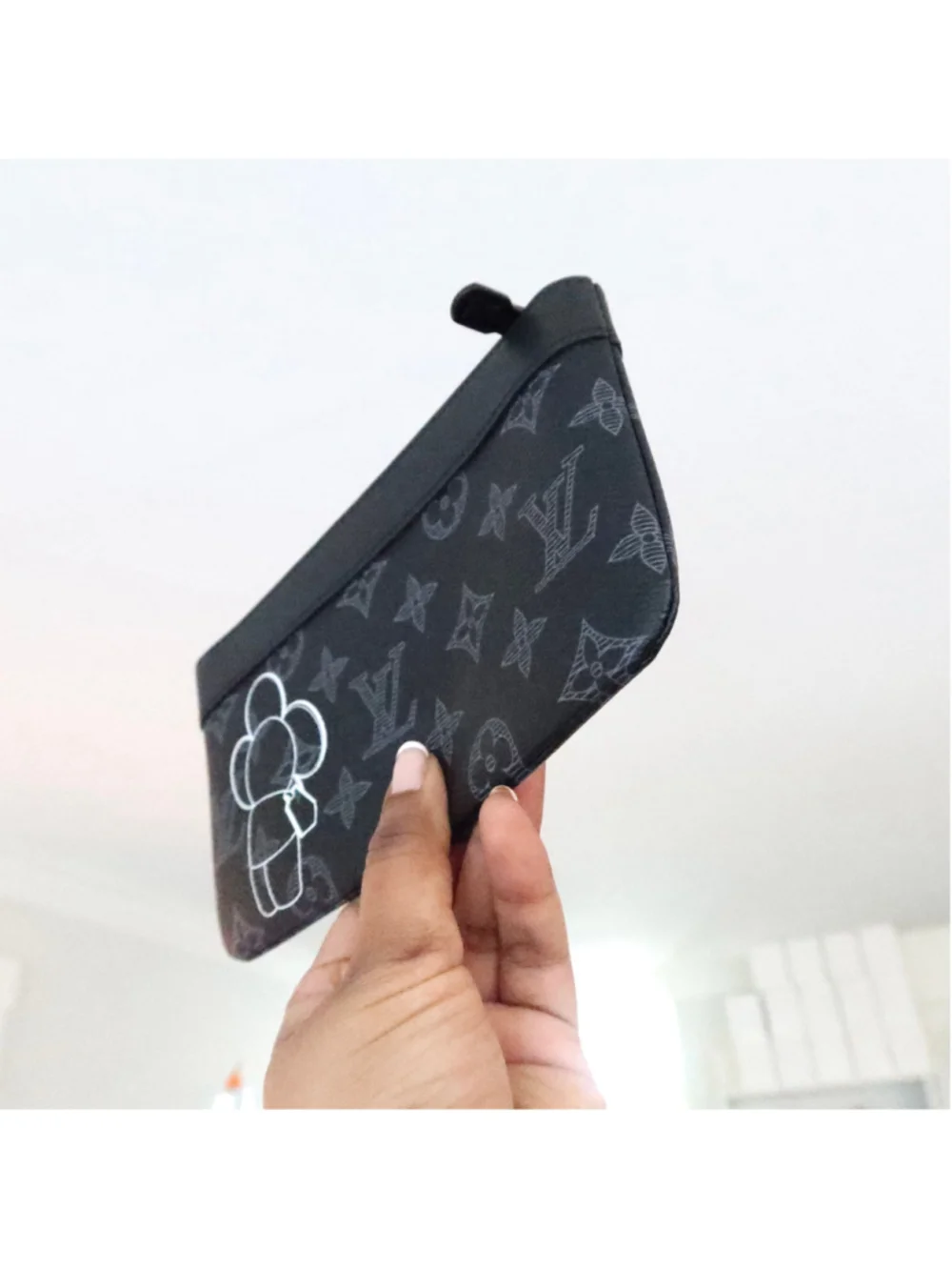 Louis Vuitton Vivienne Apollo Pochette PM Eclipse Monogram EXCELLENT - Picture 8 of 11